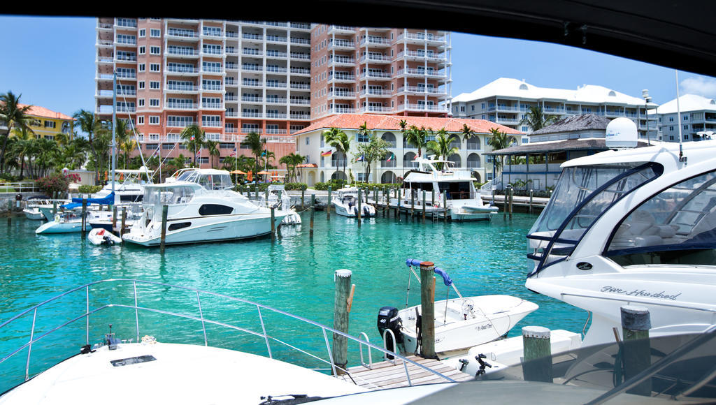 Paradise Harbour Club & Marina Нассау Экстерьер фото